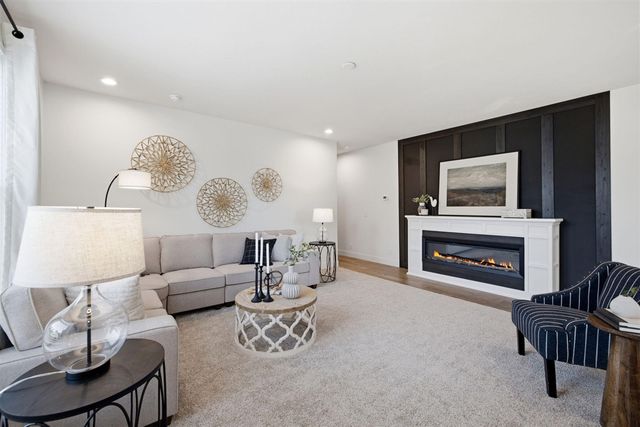 407 Sherwood Avenue, Three Oaks, MI 49128