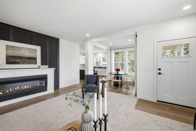 407 Sherwood Avenue, Three Oaks, MI 49128