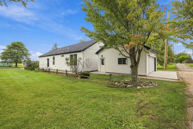 407 Sherwood Avenue, Three Oaks, MI 49128