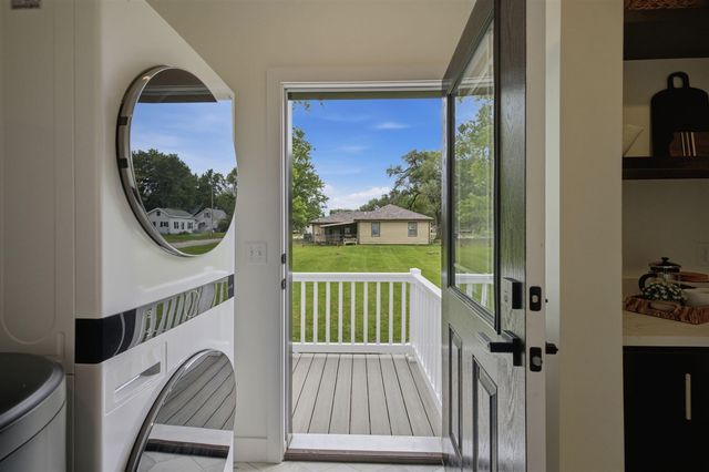 407 Sherwood Avenue, Three Oaks, MI 49128