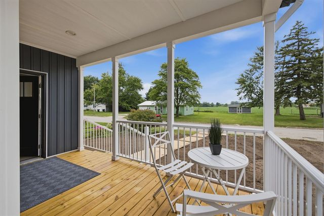 407 Sherwood Avenue, Three Oaks, MI 49128