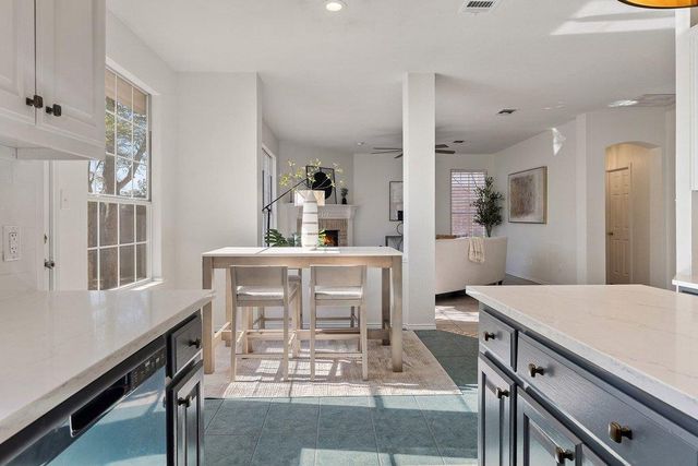 8213 Cheno Cortina TRL, Austin, TX 78749