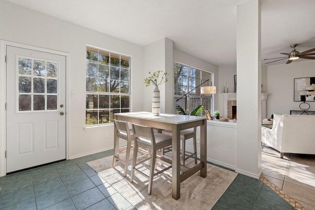 8213 Cheno Cortina TRL, Austin, TX 78749