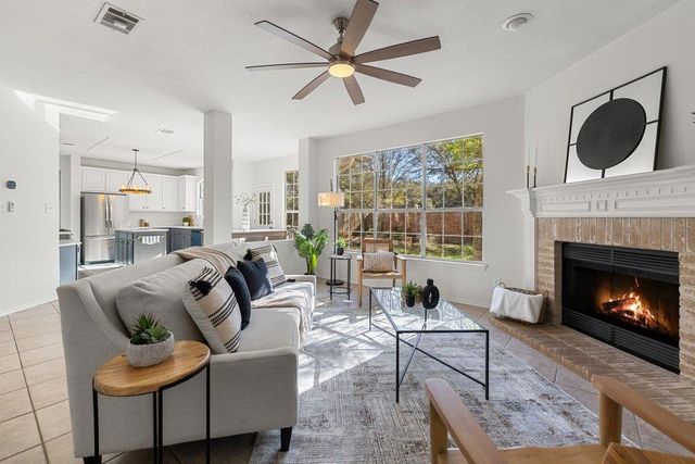 8213 Cheno Cortina TRL, Austin, TX 78749