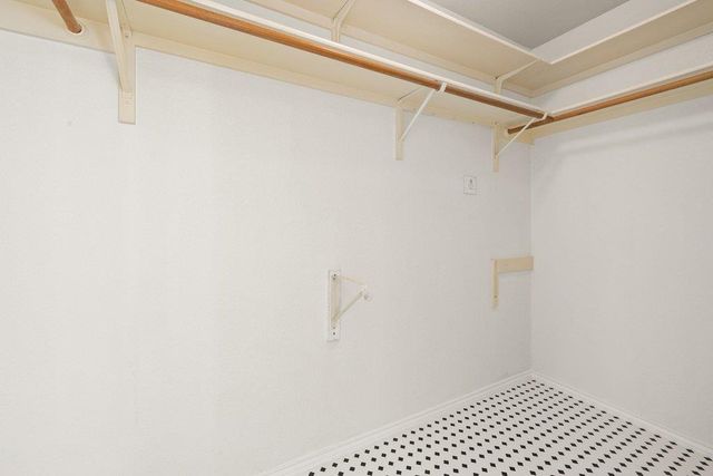 8213 Cheno Cortina TRL, Austin, TX 78749