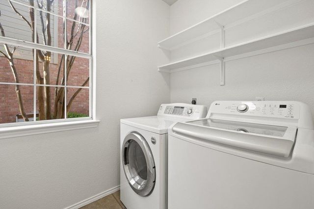 8213 Cheno Cortina TRL, Austin, TX 78749