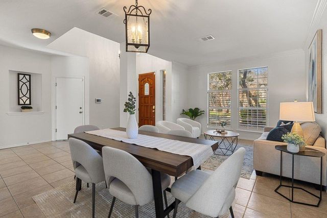 8213 Cheno Cortina TRL, Austin, TX 78749