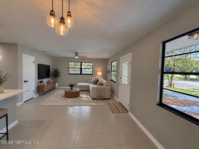 4942 SPRING GLEN Road, Jacksonville, FL 32207