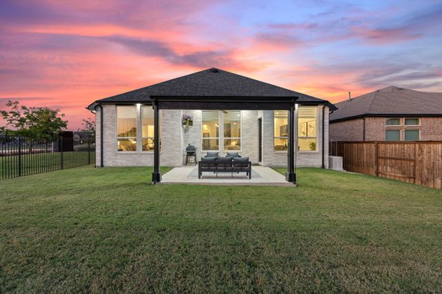 1725 Mcdougall Creek, Van Alstyne, TX 75495