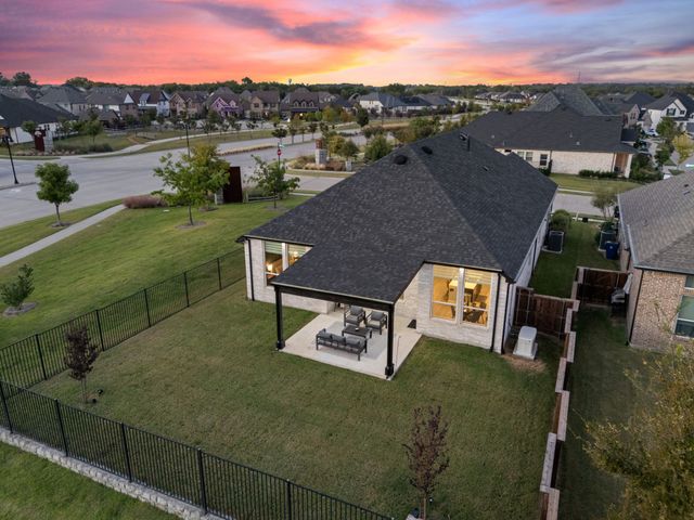 1725 Mcdougall Creek, Van Alstyne, TX 75495