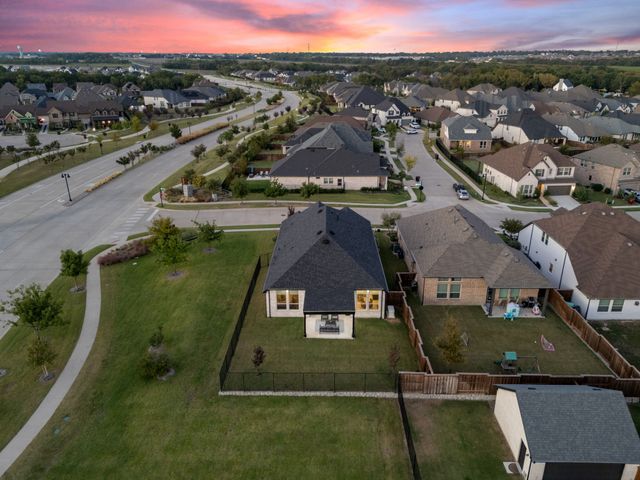 1725 Mcdougall Creek, Van Alstyne, TX 75495