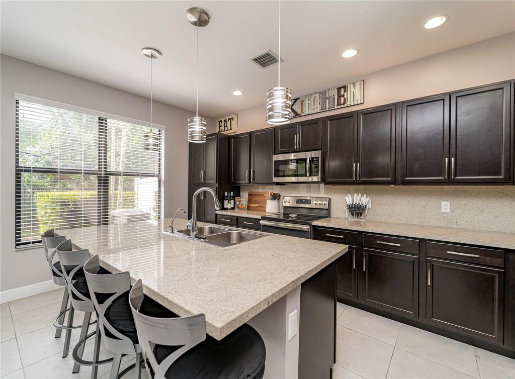 20938 NW 1st Street, Pembroke Pines, FL 33029