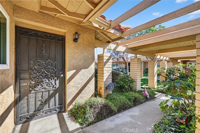 959 W Pine 33, Upland, CA 91786