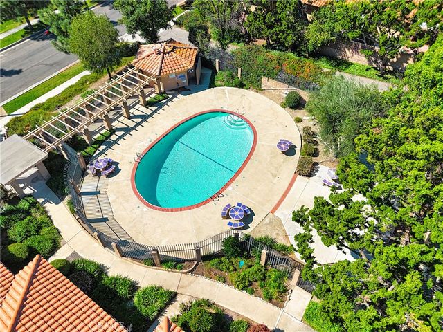 959 W Pine 33, Upland, CA 91786