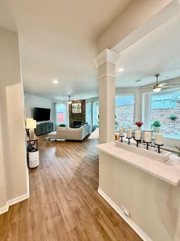 2433 Folkstone Way, Bedford, TX 76021