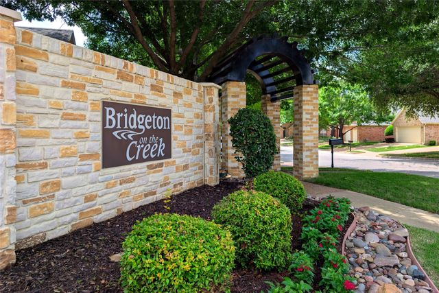 2433 Folkstone Way, Bedford, TX 76021