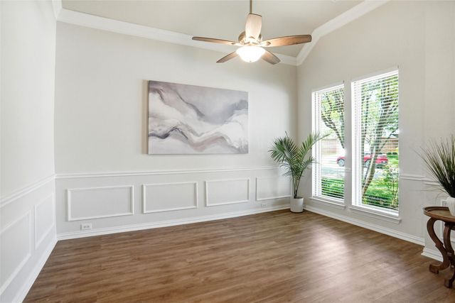 2433 Folkstone Way, Bedford, TX 76021