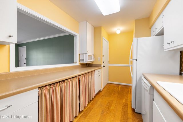 201 Ramsgate Gardens Ct APT 104, Louisville, KY 40207