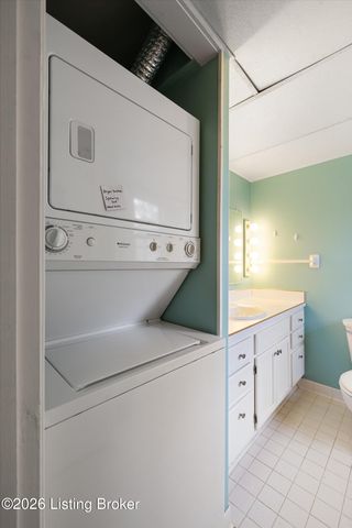 201 Ramsgate Gardens Ct APT 104, Louisville, KY 40207