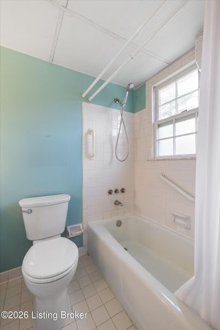 201 Ramsgate Gardens Ct APT 104, Louisville, KY 40207