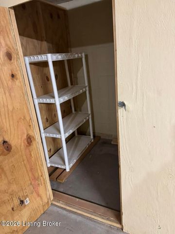 201 Ramsgate Gardens Ct APT 104, Louisville, KY 40207