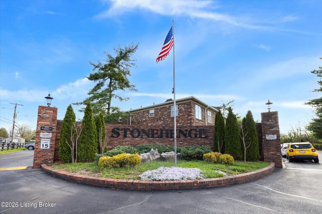 201 Ramsgate Gardens Ct APT 104, Louisville, KY 40207