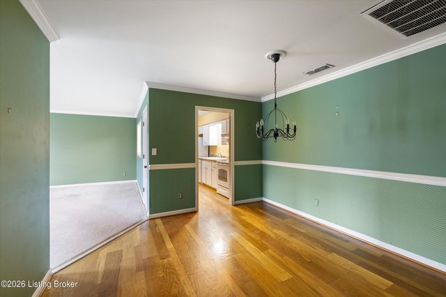 201 Ramsgate Gardens Ct APT 104, Louisville, KY 40207