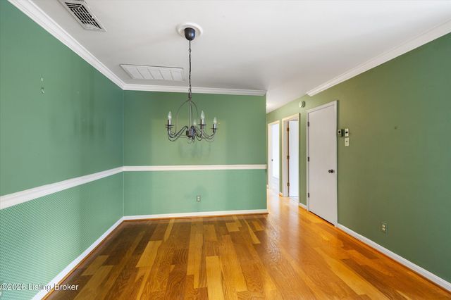 201 Ramsgate Gardens Ct APT 104, Louisville, KY 40207