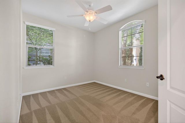 1033 Marseille Ln, Roseville, CA 95747