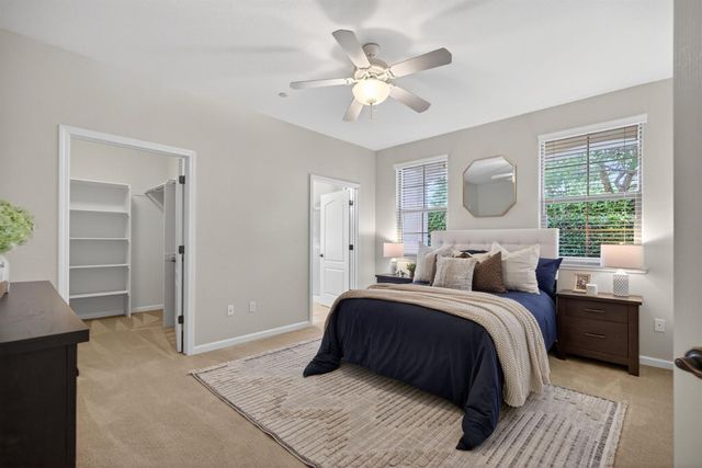 1033 Marseille Ln, Roseville, CA 95747