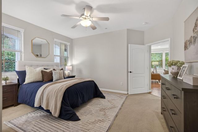 1033 Marseille Ln, Roseville, CA 95747