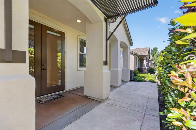1033 Marseille Ln, Roseville, CA 95747