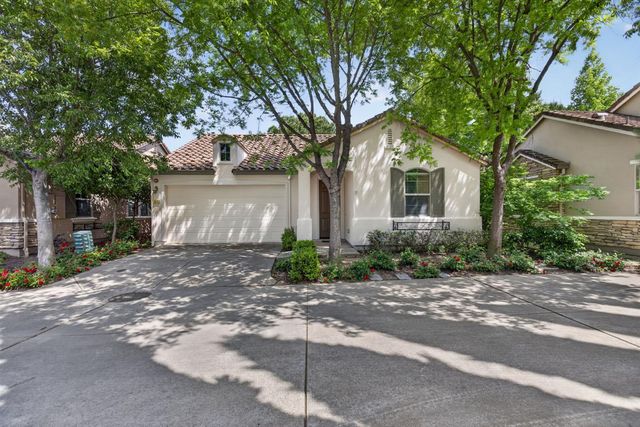 1033 Marseille Ln, Roseville, CA 95747