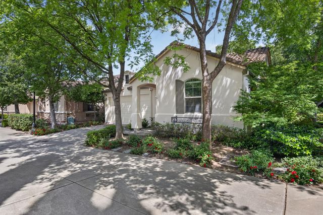 1033 Marseille Ln, Roseville, CA 95747