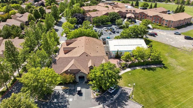 1033 Marseille Ln, Roseville, CA 95747
