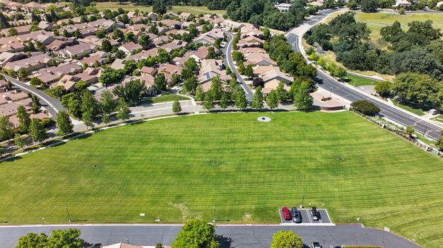 1033 Marseille Ln, Roseville, CA 95747
