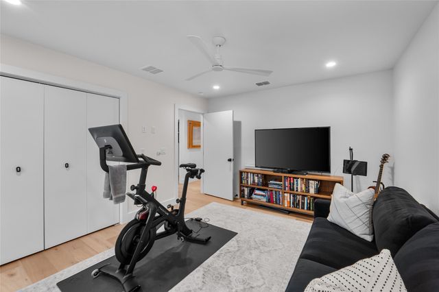 8300 Hathaway DR, Austin, TX 78757