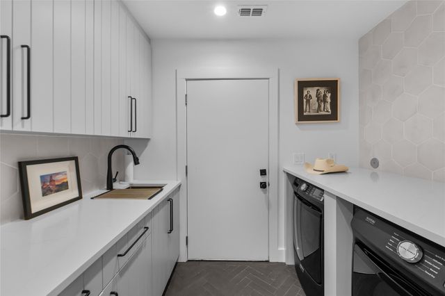 8300 Hathaway DR, Austin, TX 78757
