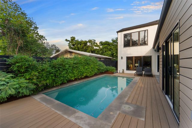 8300 Hathaway DR, Austin, TX 78757