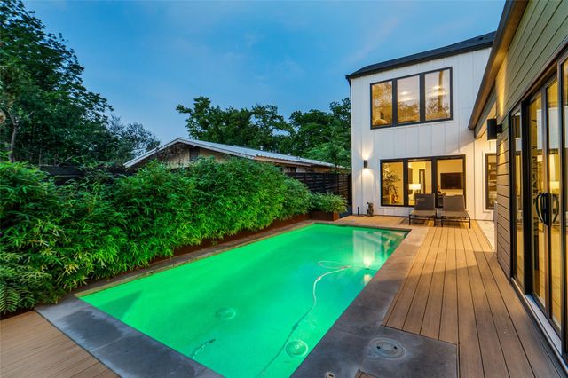 8300 Hathaway DR, Austin, TX 78757