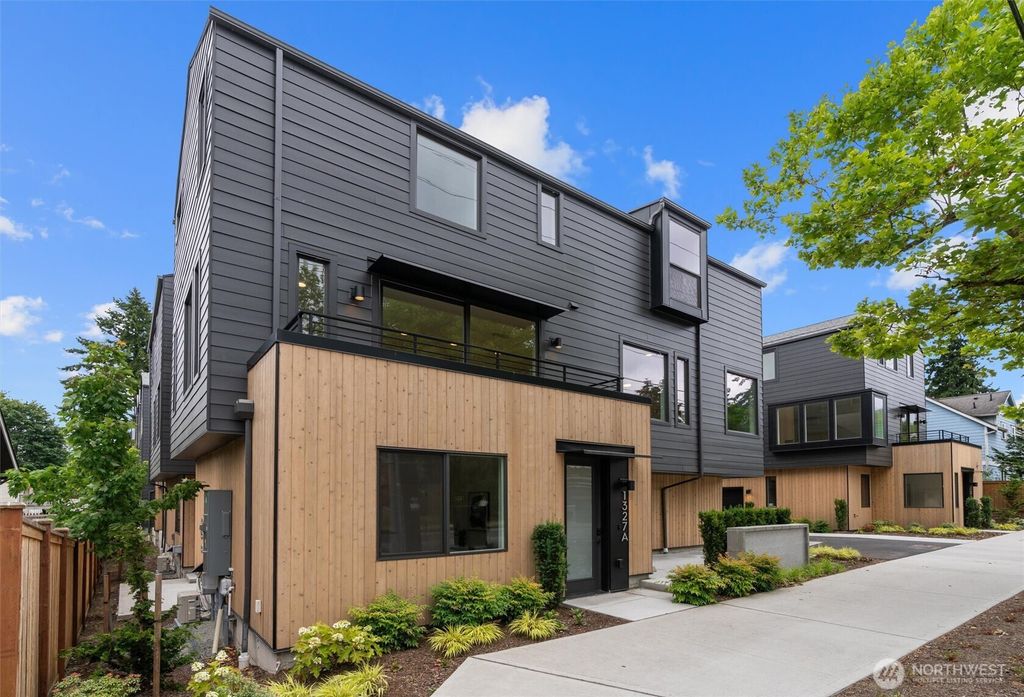 1327 N 185th Street #A, Shoreline, WA 98133