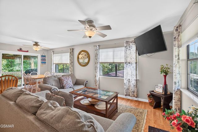 1537 Kinder Lane, Dandridge, TN 37725