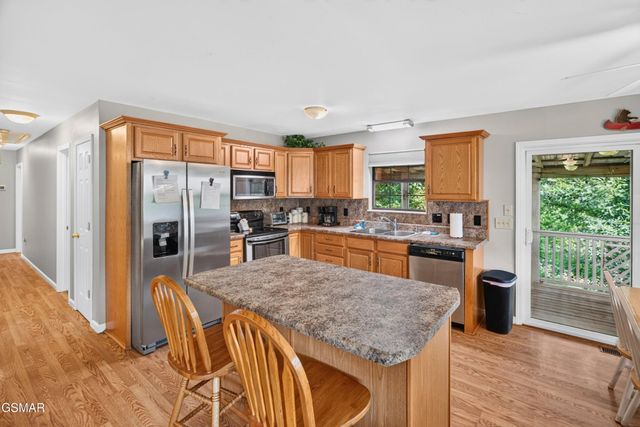 1537 Kinder Lane, Dandridge, TN 37725