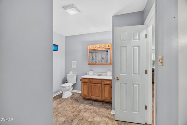 1537 Kinder Lane, Dandridge, TN 37725