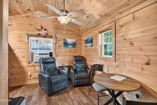 1537 Kinder Lane, Dandridge, TN 37725