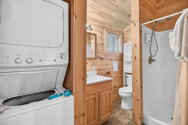 1537 Kinder Lane, Dandridge, TN 37725