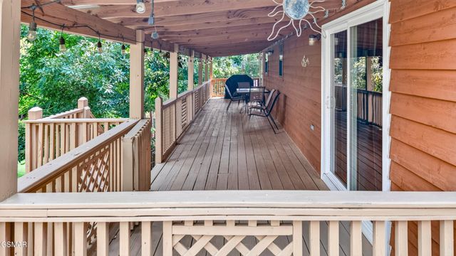 1537 Kinder Lane, Dandridge, TN 37725