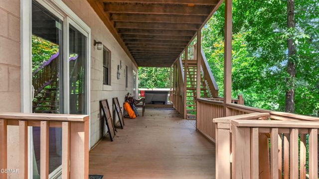 1537 Kinder Lane, Dandridge, TN 37725