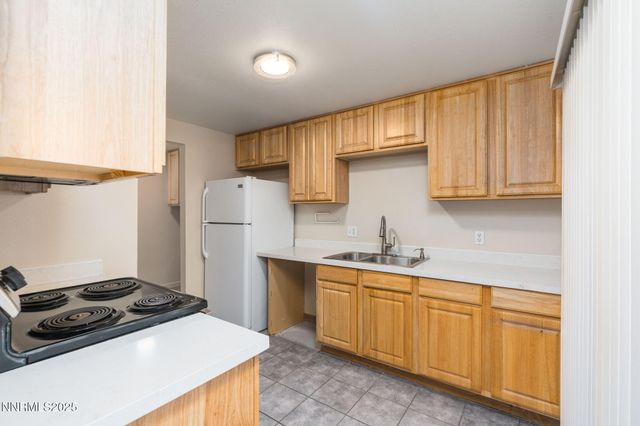 1701 London Circle, Sparks, NV 89431