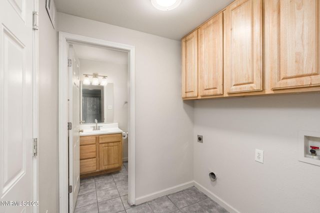 1701 London Circle, Sparks, NV 89431